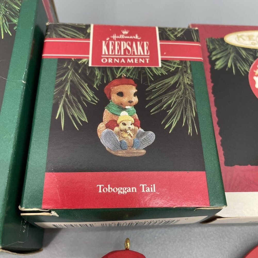 4 Vintage Hallmark Keepsake Christmas Tree Ornaments Lot Beaver‎ Crayola Mouse - Picture 7 of 13